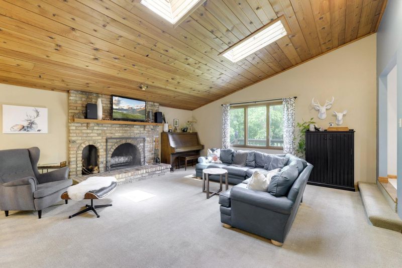 3623 Sunrise Dr E, Minnetonka, MN 55345