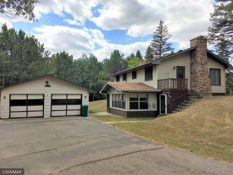 920 Wintergreen Ln NE, Bemidji, MN 56601