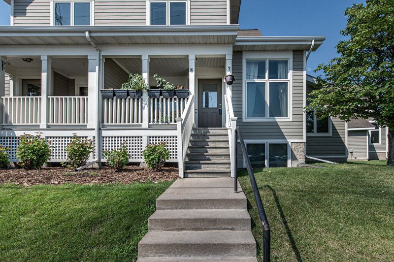 8 Bedford St SE, Minneapolis, MN 55414