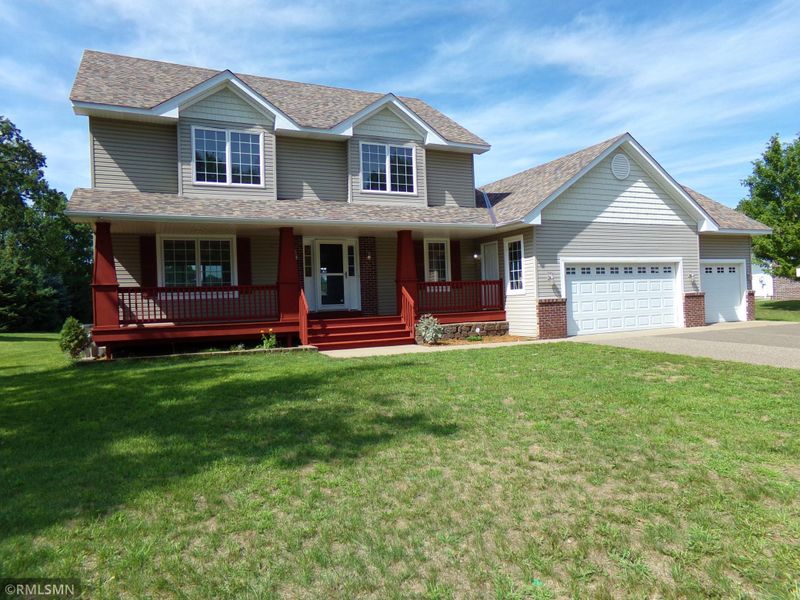 38176 Fieldstone Dr, North Branch, MN 55056