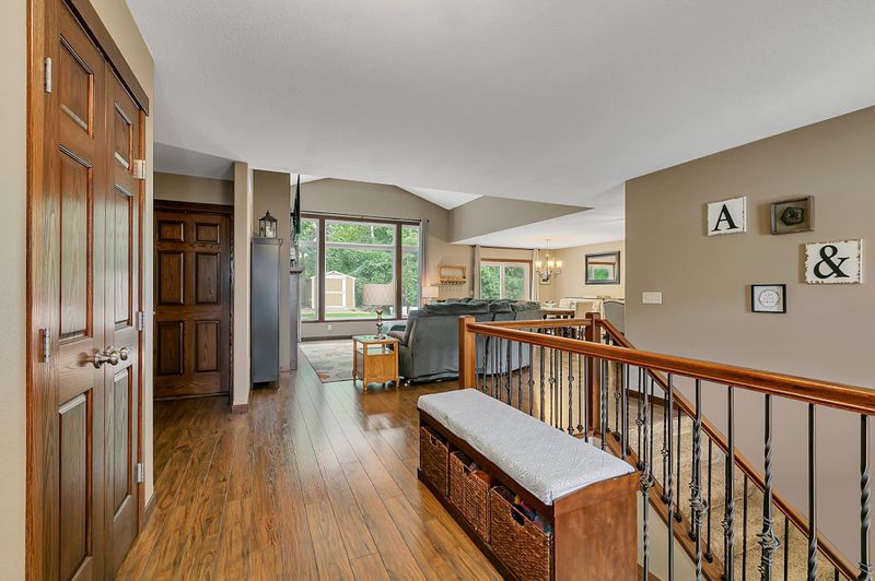128 Frontier Ct, Sauk Rapids, MN 56379