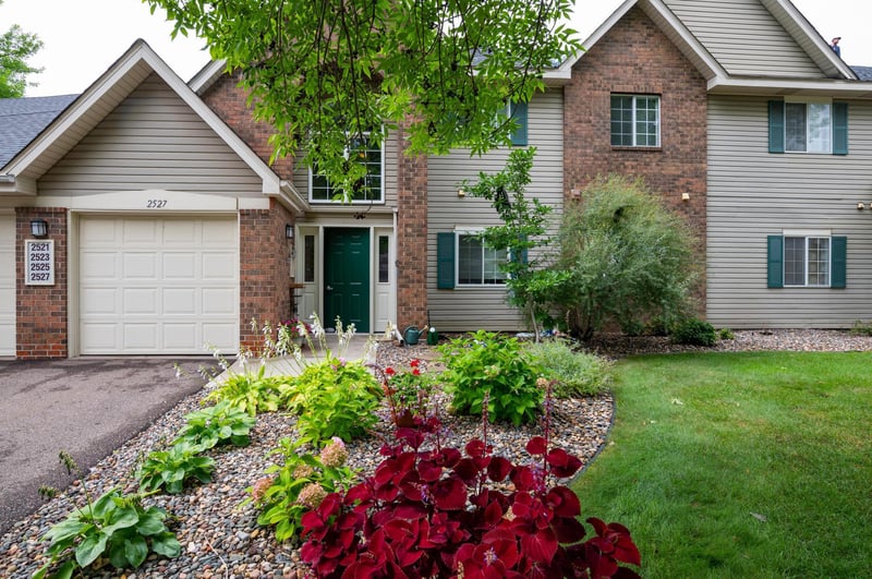 2521 Wilshire Ct, Eagan, MN 55120