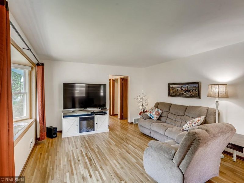 5107 66th Ave N, Brooklyn Center, MN 55429