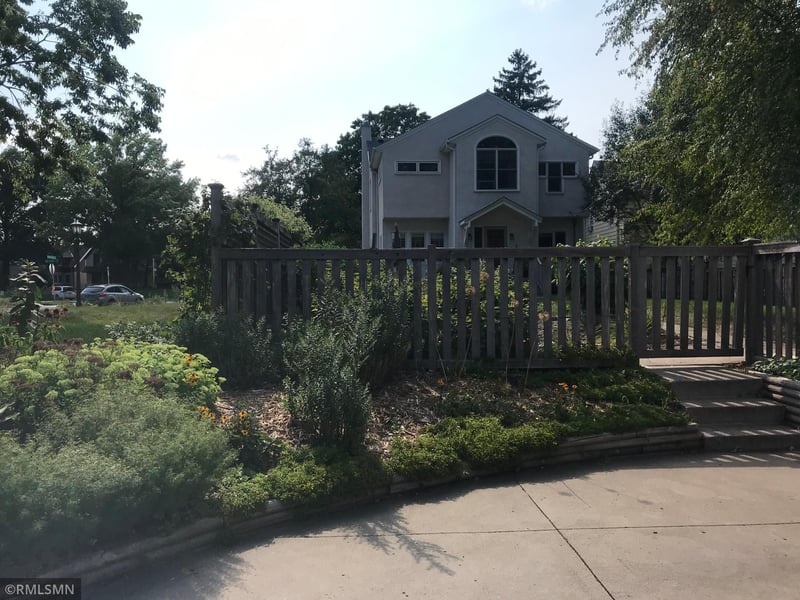 1198 Churchill St, Saint Paul, MN 55103