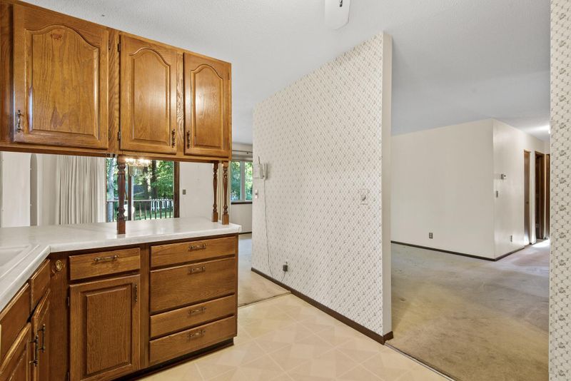 2144 Woodlynn Ave, Maplewood, MN 55109