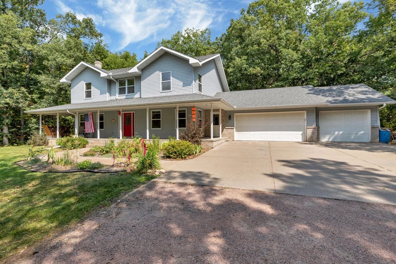 25610 Burg St, Rockville, MN 56301