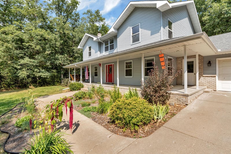 25610 Burg St, Rockville, MN 56301