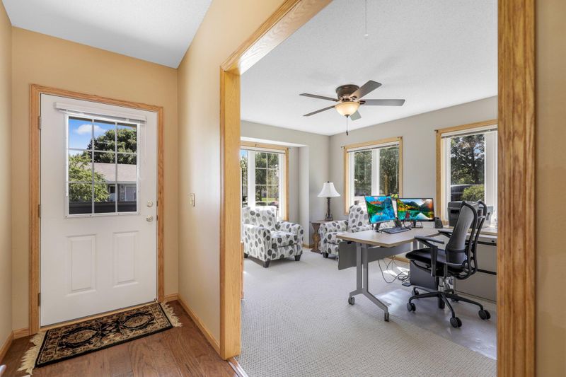 923 Evergreen Ct, Vadnais Heights, MN 55127