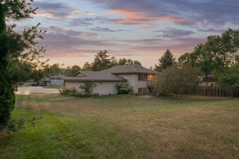 1092 Rome Ct, Apple Valley, MN 55124