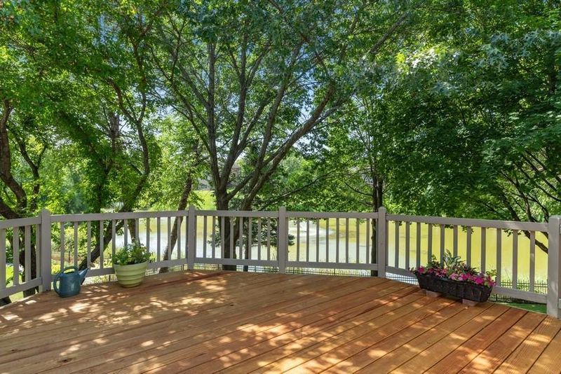 10085 Powers Lake Trl, Woodbury, MN 55129