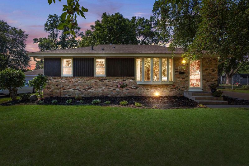 5113 66th Ave N, Brooklyn Center, MN 55429