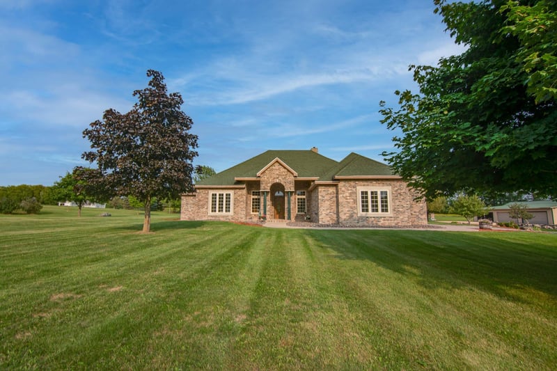 226 75th St, Clear Lake, WI 54005