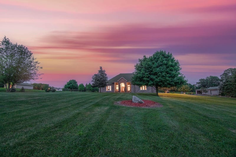 226 75th St, Clear Lake, WI 54005