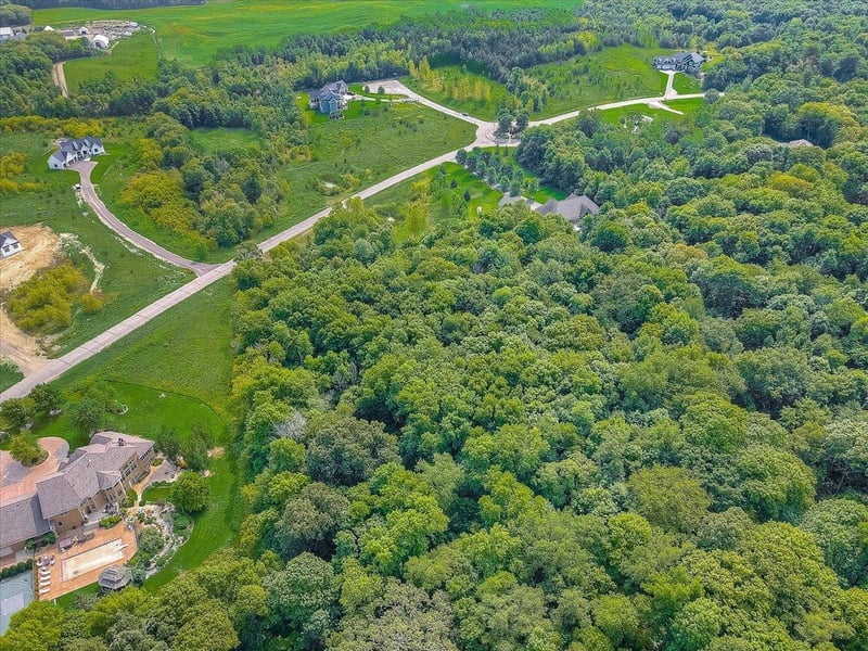 8993 Whisper Creek Trl, Rockford, MN 55373