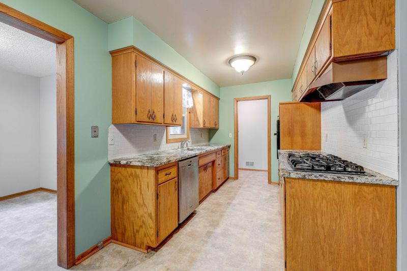 6320 Eagle Lake Dr, Maple Grove, MN 55369