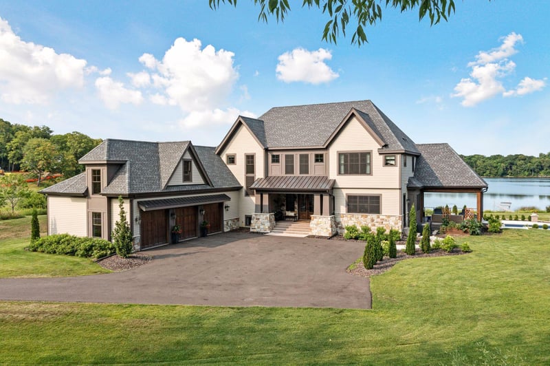 1020 Mooney Lake Dr, Wayzata, MN 55391