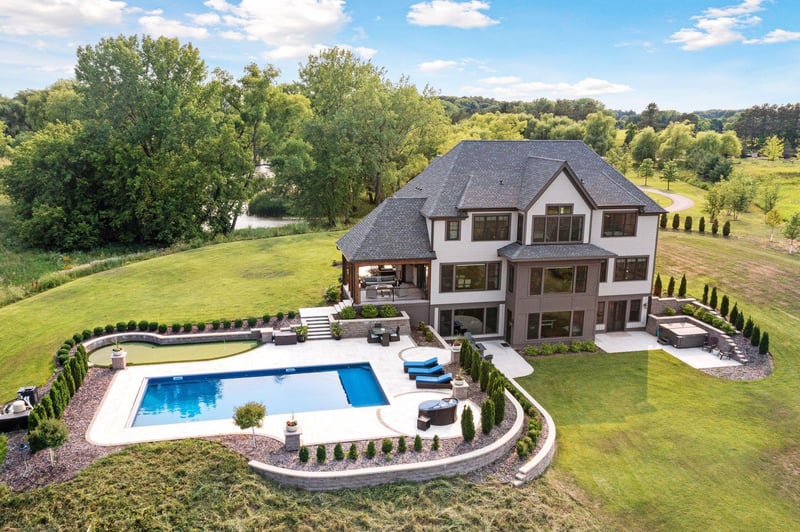 1020 Mooney Lake Dr, Wayzata, MN 55391