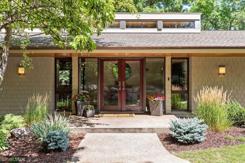 7042 Willow Creek Rd, Eden Prairie, MN 55344