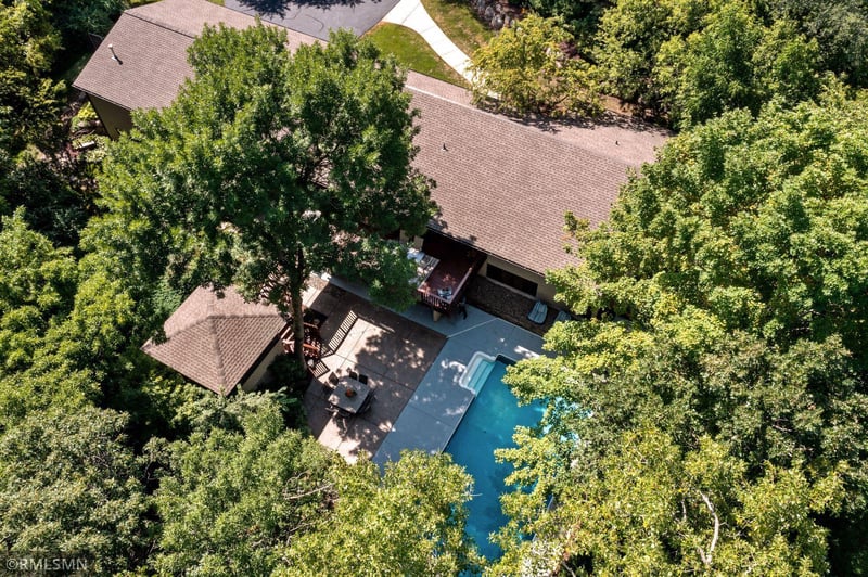 7042 Willow Creek Rd, Eden Prairie, MN 55344
