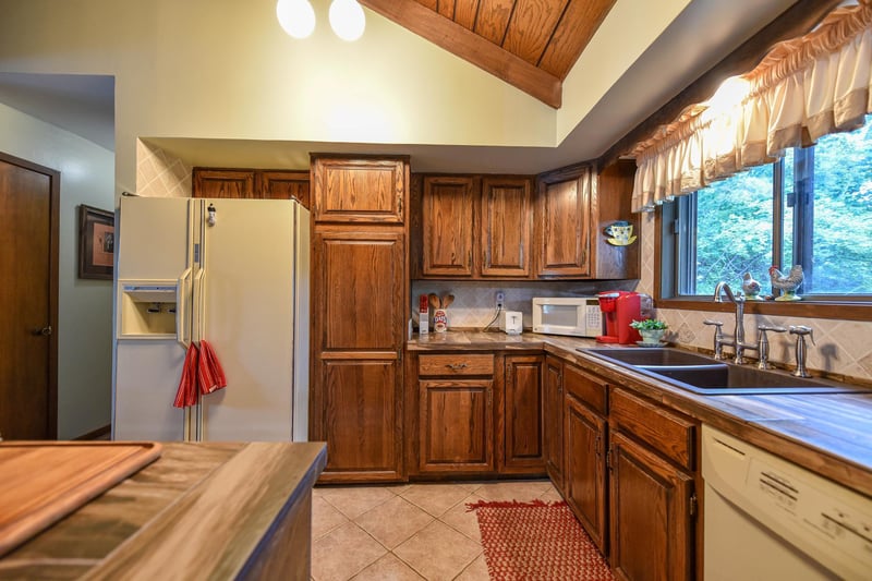 1289 Diana Dr, Lake Shore, MN 56468