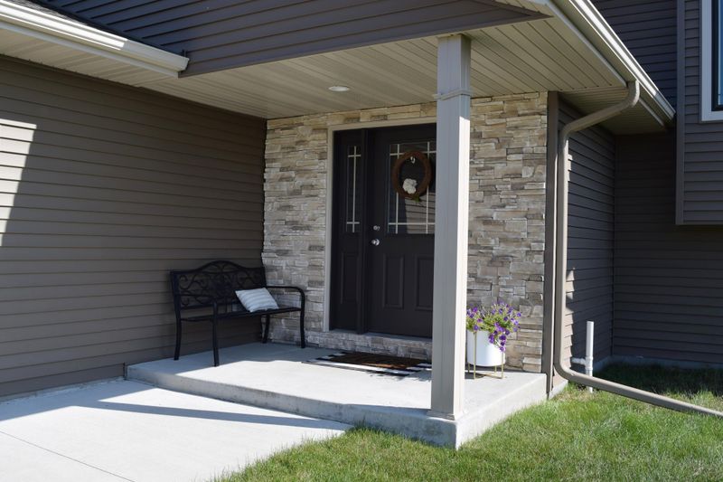1553 Eagle Ridge St NE, Owatonna, MN 55060