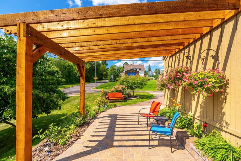 32 W 8th St, Duluth, MN 55806