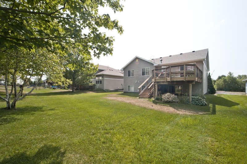 9423 214th St W, Lakeville, MN 55044