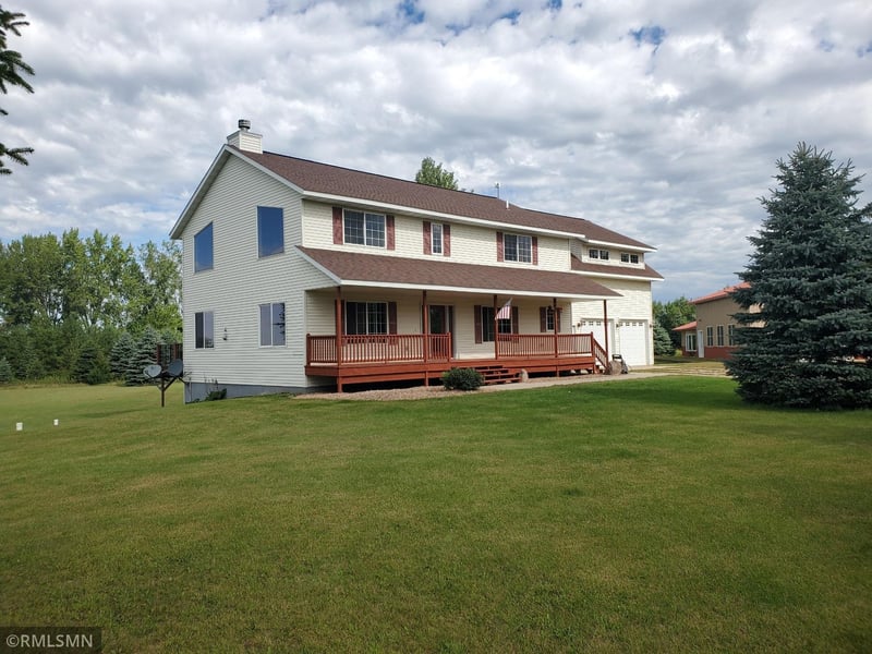 65252 295th St, Litchfield, MN 55355