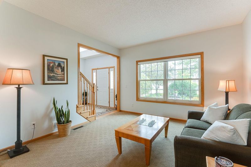 3184 Mulligan Ln, Chaska, MN 55318