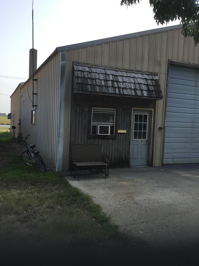 809 Water St SW, Sleepy Eye, MN 56085