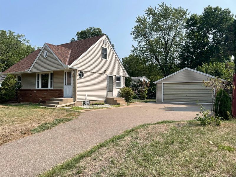 5054 Brighton Ln, Mounds View, MN 55112