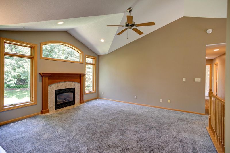 3511 Hazelwood Ln SW, Rochester, MN 55902