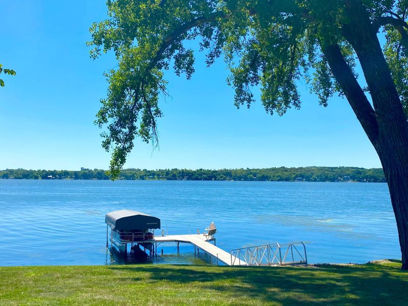 82493 Shady Oak Rd E, Clinton, MN 56225