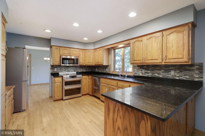 9060 Jane Rd N, Lake Elmo, MN 55042