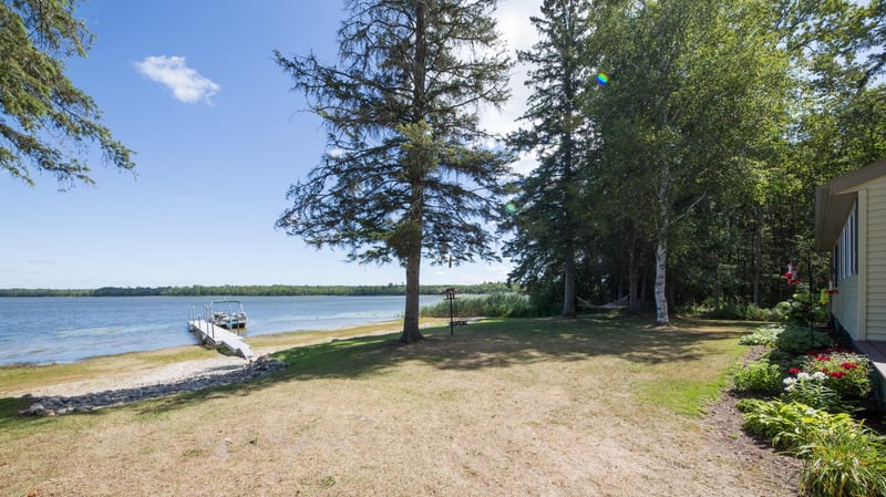 49260 Dixon Lake Resort Rd, Squaw Lake, MN 56681