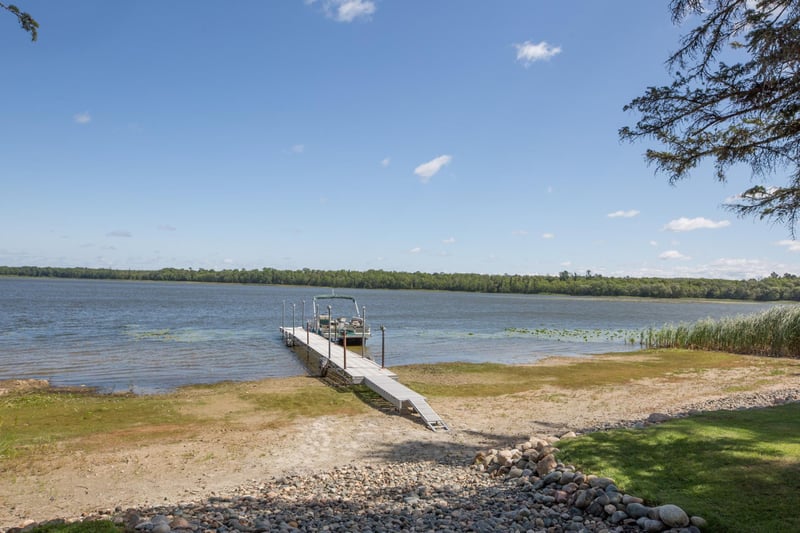 49260 Dixon Lake Resort Rd, Squaw Lake, MN 56681