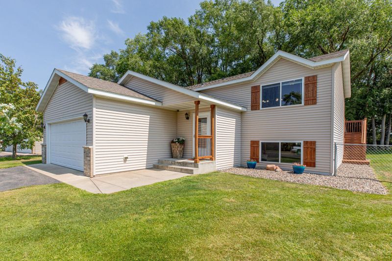 1641 Forest Glen Cir, Saint Augusta, MN 56301