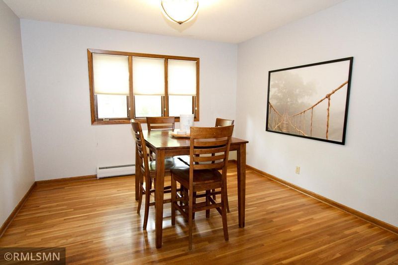 10907 Pioneer Dr, Burnsville, MN 55337