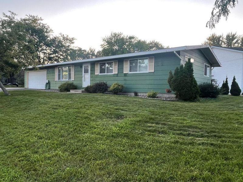 628 Welshire Dr, La Crescent, MN 55947