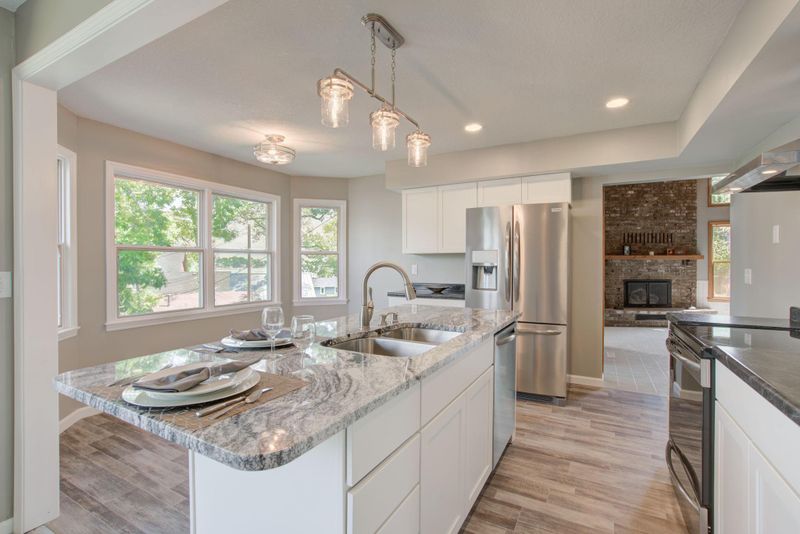 1379 Bay Point Dr SE, Forest Lake, MN 55025