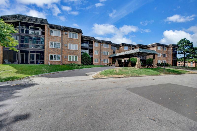 3200 Virginia Ave S #311, Saint Louis Park, MN 55426
