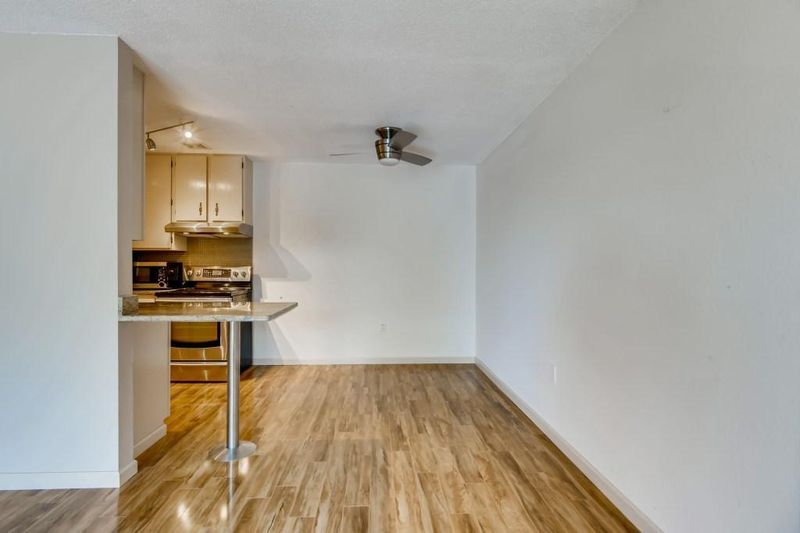 30675 Park St #307, Lindstrom, MN 55045