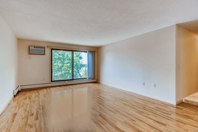 30675 Park St #307, Lindstrom, MN 55045