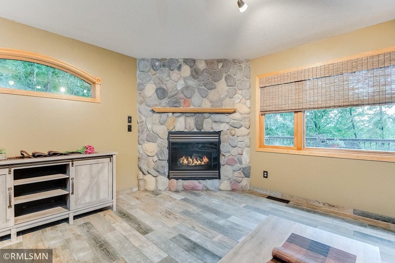 890 207th St, Osceola, WI 54009