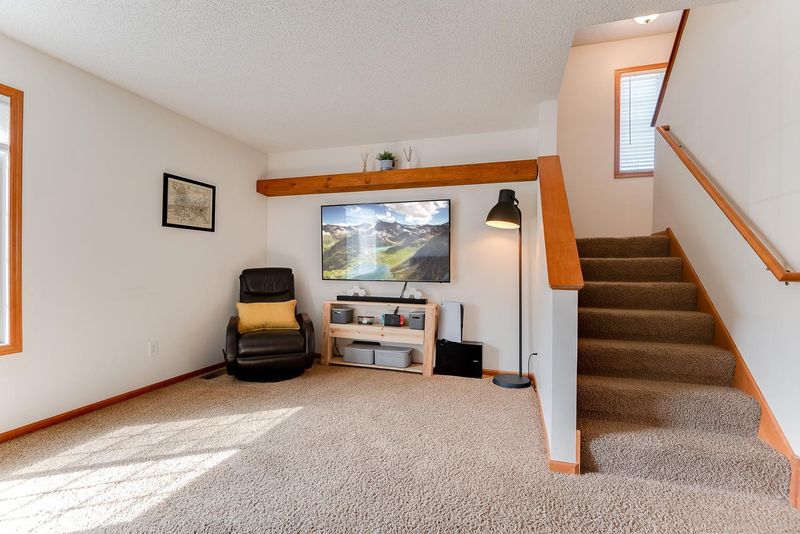 4947 Emmit Dr N #6, Hugo, MN 55038