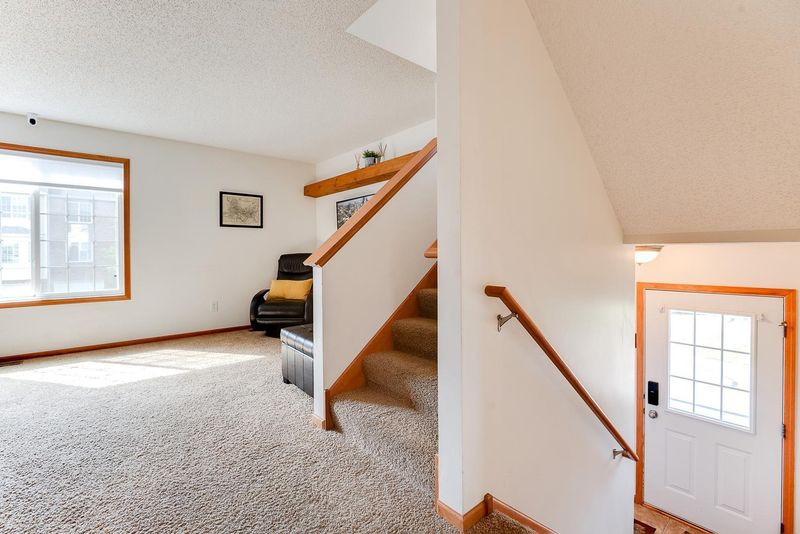 4947 Emmit Dr N #6, Hugo, MN 55038