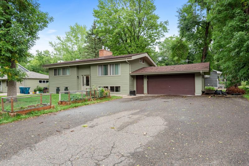 1091 6th St SE, Forest Lake, MN 55025