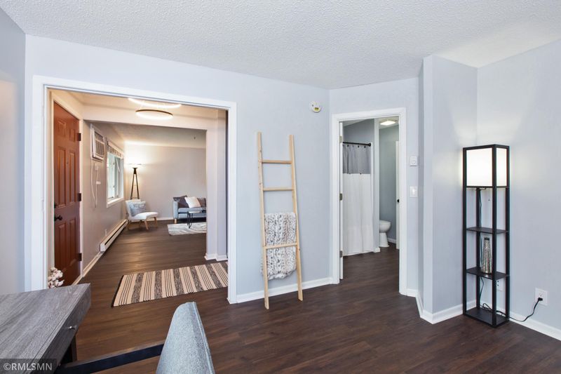 2100 Ridge Dr #14, Saint Louis Park, MN 55416
