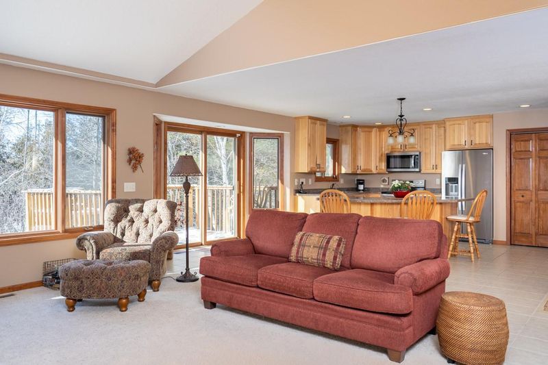 25155 Timber Tree Dr, Cohasset, MN 55721