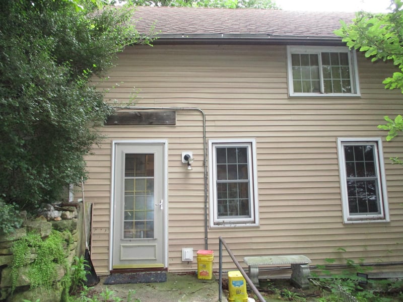 130 S Hill St, Fountain City, WI 54629